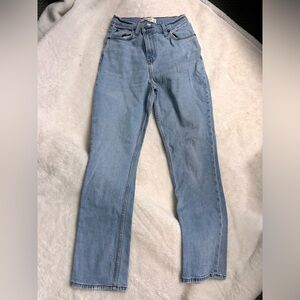 Abercrombie & Fitch Curve Love The 90s Slim Straight Ultra High Rise Jean